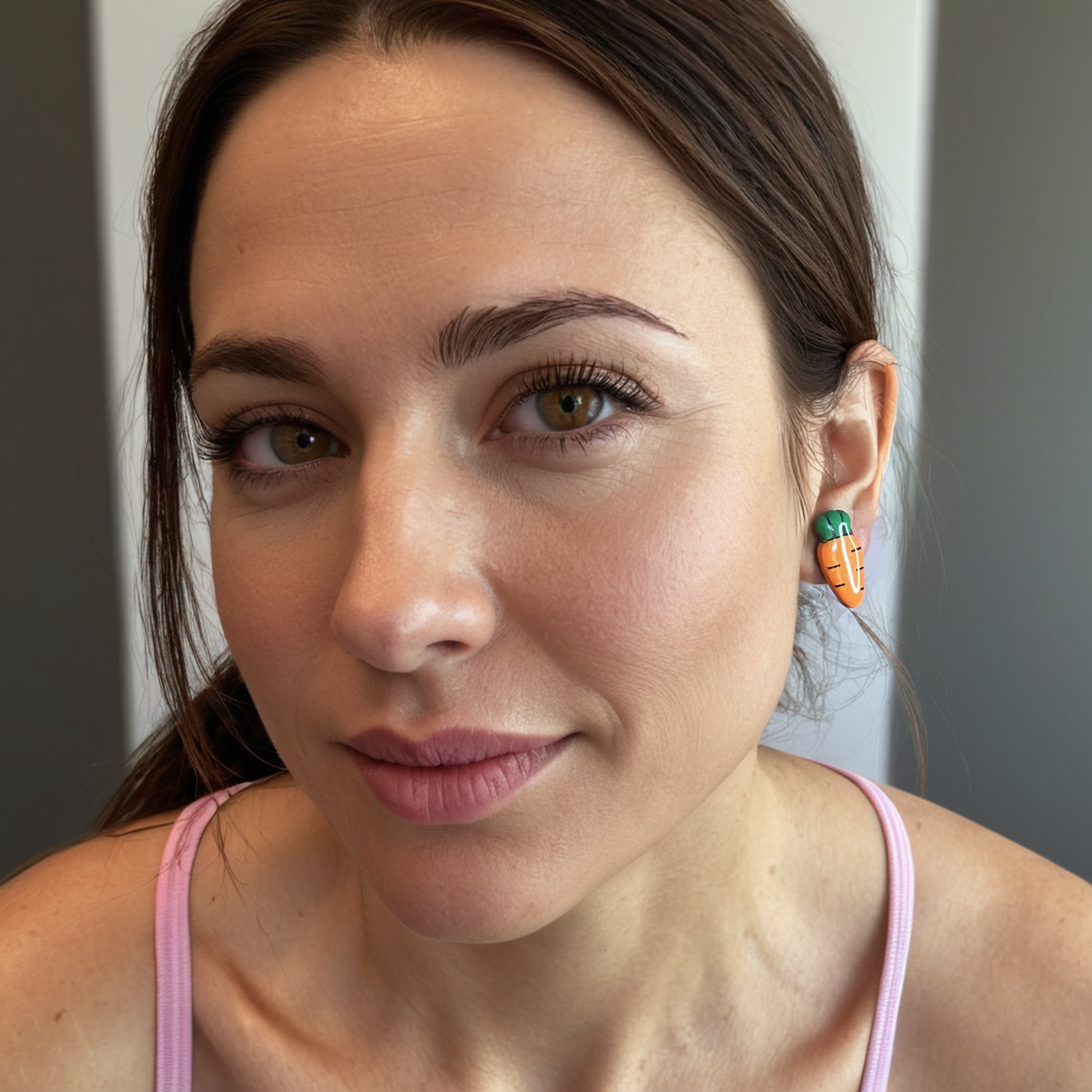 polymer-clay-earrings-easter-carrot-model-view