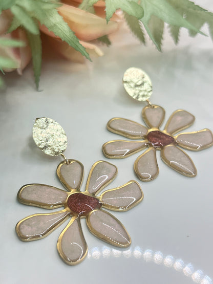 Resin Beige Flower