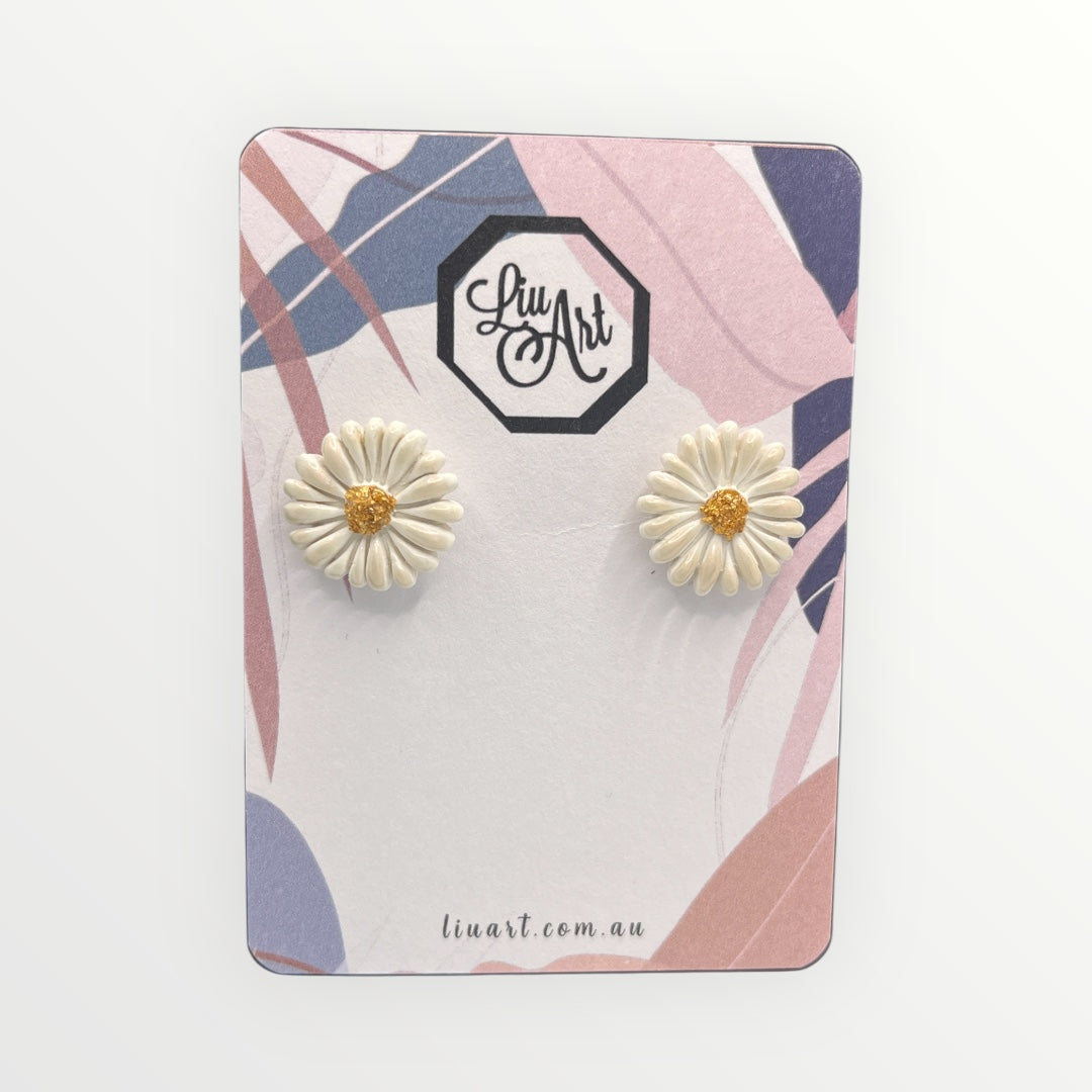 stud-polymer-clay-earrings-daisy-front-view