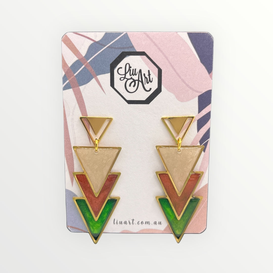 Resin Triple Triangle