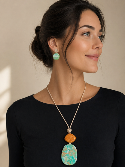 Verdant Stone Long Necklace